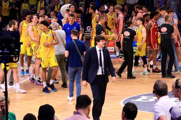 DEU, easyCredit BBL, ALBA vs. Bamberg, 09 06 2026, Max Schmeling Halle, Berlin, DEU, easyCredit BBL, ALBA vs. Bamberg, in the picture CHEFTRAINER Pedro Calles ALBA Berlin , ALBA player circle nordphotoxGmbHx xEngler nph00076
