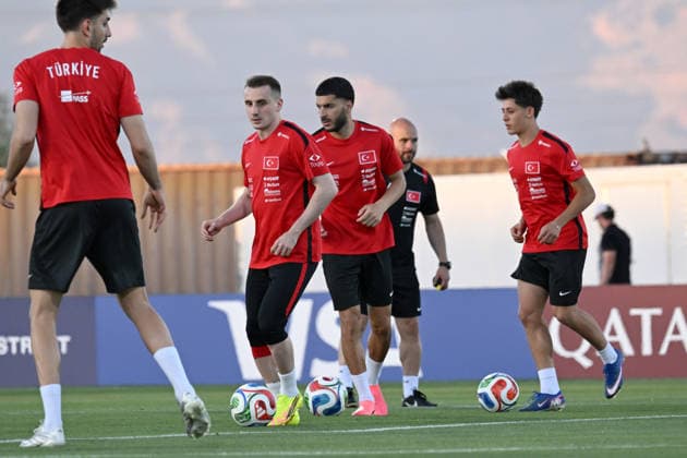 Turkiye continues World Cup preparations in Arizona ahead of Australia opener MESA, ARIZONA, US - JUNE 09: Kerem Akturkoglu, Oguz Aydin and Arda Guler of the Turkish national football team attend the training session at the Arizona Athletic Grounds in Mesa, Arizona, United States on June 09, 2026. Turkiye s national football team continued its preparations for the 2026 FIFA World Cup, WM, Weltmeisterschaft, Fussball with a training session. Turkiye will open Group D play against Australia on June 13 at BC Place Stadium in Vancouver, Canada at 9 p.m. local time (0400GMT on June 14). Tayfun Coskun Anadolu Arizona United States. Editorial use only. Please get in touch for any other usage. Copyright: x2026xAnadoluxTayfunxCoskunx