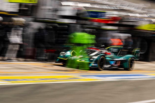 24 HEURES DU MANS 2026 - FREE PRACTICE AND QUALIFIYING SESSION 009 RIBERAS Alex (esp), SORENSEN Marco (dnk), DE ANGELIS Roman (can), Aston Martin THOR Team, Aston Martin Valkyrie 009, Hypercar, pitstop, arrêt aux stands during the Free Practice and Qualifying session of the 24 Hours of Le Mans 2026, 3rd round of the 2026 FIA World Endurance Championship, from June 10 to 11, 2026 on the Circuit des 24 Heures du Mans in Le Mans, France - Le MansFrance Copyright: xCharlyxLopezx