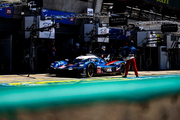 24 HEURES DU MANS 2026 - FREE PRACTICE AND QUALIFIYING SESSION 36 MAKOWIECKI Frà dà ric (fra), GOUNON Jules (fra), MARTINS Victor (fra), Alpine Endurance Team, Alpine A424 36, Hypercar, pitstop, arrêt aux stands during the Free Practice and Qualifying session of the 24 Hours of Le Mans 2026, 3rd round of the 2026 FIA World Endurance Championship, from June 10 to 11, 2026 on the Circuit des 24 Heures du Mans in Le Mans, France - Le MansFrance Copyright: xCharlyxLopezx