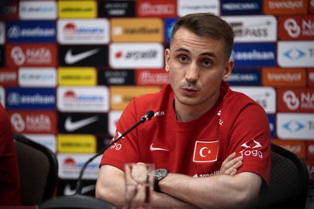 Fußball, FIFA WM 2026, Nationalteam Türkei, Pressekonferenz Turkish National Football Team players hold press conference, PK, Pressekonferenz in Arizona MESA, ARIZONA, UNITED STATES - JUNE 10: Orkun Kokcu (not seen) and Kerem Akturkoglu of the Turkish National Football Team attend a press conference at their team hotel ahead of their upcoming opening match against Australia in Group D of the 2026 FIFA World Cup, WM, Weltmeisterschaft, Fussball in Mesa, Arizona, United States, on June 10, 2026. Tayfun Coskun Anadolu Arizona United States. Editorial use only. Please get in touch for any other usage. Copyright: x2026xAnadoluxTayfunxCoskunx