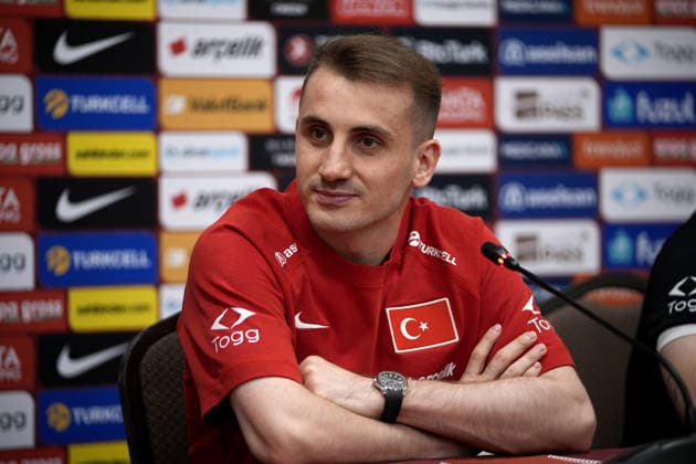 Fußball, FIFA WM 2026, Nationalteam Türkei, Pressekonferenz Turkish National Football Team players hold press conference, PK, Pressekonferenz in Arizona MESA, ARIZONA, UNITED STATES - JUNE 10: Orkun Kokcu (not seen) and Kerem Akturkoglu of the Turkish National Football Team attend a press conference at their team hotel ahead of their upcoming opening match against Australia in Group D of the 2026 FIFA World Cup, WM, Weltmeisterschaft, Fussball in Mesa, Arizona, United States, on June 10, 2026. Tayfun Coskun Anadolu Arizona United States. Editorial use only. Please get in touch for any other usage. Copyright: x2026xAnadoluxTayfunxCoskunx