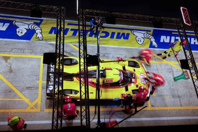 Motorsport, 24 Stunden von Le Mans, Training und Qualifikation #2 24 HEURES DU MANS 2026 - FREE PRACTICE AND QUALIFIYING SESSION 83 YE Yifei (chn), KUBICA Robert (pol), HANSON Phil (gbr), AF Corse, Ferrari 499P 83, Hypercar, pitstop, arrêt aux stands, during the Free Practice and Qualifying session of the 24 Hours of Le Mans 2026, 3rd round of the 2026 FIA World Endurance Championship, from June 10 to 11, 2026 on the Circuit des 24 Heures du Mans in Le Mans, France - Le MansFrance Copyright: xFREDERICxLExFLOCxHx