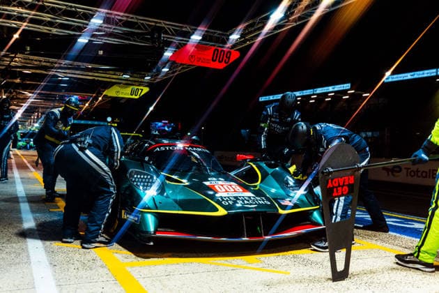 Motorsport, 24 Stunden von Le Mans, Training und Qualifikation #2 24 HEURES DU MANS 2026 - FREE PRACTICE AND QUALIFIYING SESSION 009 RIBERAS Alex (esp), SORENSEN Marco (dnk), DE ANGELIS Roman (can), Aston Martin THOR Team, Aston Martin Valkyrie 009, Hypercar, action during the Free Practice and Qualifying session of the 24 Hours of Le Mans 2026, 3rd round of the 2026 FIA World Endurance Championship, from June 10 to 11, 2026 on the Circuit des 24 Heures du Mans in Le Mans, France - Copyright: xAndreaxLorenzinax