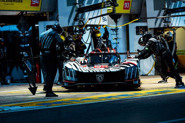 Motorsport, 24 Stunden von Le Mans, Training und Qualifikation #2 24 HEURES DU MANS 2026 - FREE PRACTICE AND QUALIFIYING SESSION 94 DUVAL Loïc (fra), JAKOBSEN Malthe (dnk), POURCHAIRE Thà o (fra), Peugeot TotalEnergies, Peugeot 9X8 94, Hypercar, action during the Free Practice and Qualifying session of the 24 Hours of Le Mans 2026, 3rd round of the 2026 FIA World Endurance Championship, from June 10 to 11, 2026 on the Circuit des 24 Heures du Mans in Le Mans, France - Copyright: xAndreaxLorenzinax