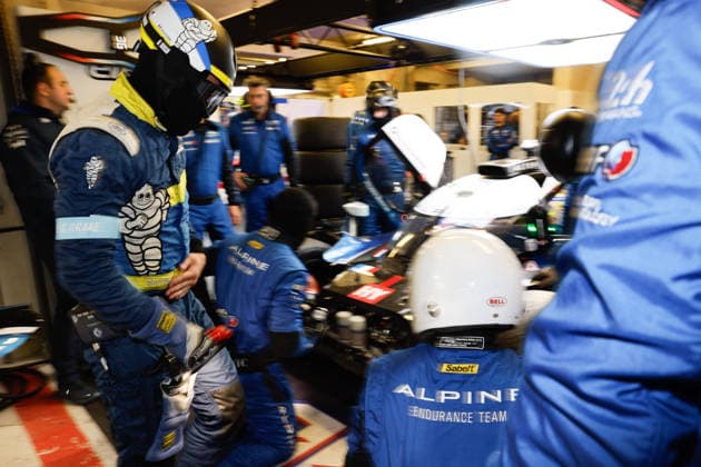 Motorsport, 24 Stunden von Le Mans, Training und Qualifikation #2 24 HEURES DU MANS 2026 - FREE PRACTICE AND QUALIFIYING SESSION 36 MAKOWIECKI Frà dà ric (fra), GOUNON Jules (fra), MARTINS Victor (fra), Alpine Endurance Team, Alpine A424 36, Hypercar, pitstop, arrêt aux stands, michelin engineer, portrait, during the Free Practice and Qualifying session of the 24 Hours of Le Mans 2026, 3rd round of the 2026 FIA World Endurance Championship, from June 10 to 11, 2026 on the Circuit des 24 Heures du Mans in Le Mans, France - Le MansFrance Copyright: xFREDERICxLExFLOCxHx