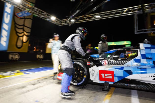 Motorsport, 24 Stunden von Le Mans, Training und Qualifikation #2 24 HEURES DU MANS 2026 - FREE PRACTICE AND QUALIFIYING SESSION 15 MAGNUSSEN Kevin (dnk), MARCIELLO Raffaele (swi), VANTHOOR Dries (bel), BMW M Team WRT, BMW M Hybrid V8 15, Hypercar, pitstop, arrêt aux stands, during the Free Practice and Qualifying session of the 24 Hours of Le Mans 2026, 3rd round of the 2026 FIA World Endurance Championship, from June 10 to 11, 2026 on the Circuit des 24 Heures du Mans in Le Mans, France - Le MansFrance Copyright: xFREDERICxLExFLOCxHx