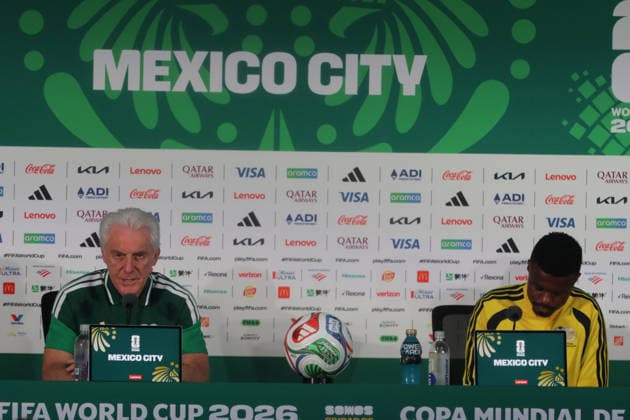 Fußball, FIFA WM 2026, Nationalteam Südafrika, Pressekonferenz Mexico v South Africa press conference, PK, Pressekonferenz - 2026 FIFA World Cup, WM, Weltmeisterschaft, Fussball South Africa National Football Team Head Coach Hugo Broos and forward Lyle Foster speak during a press conference ahead of the 2026 FIFA World Cup Group A match between Mexico and South Africa at the Azteca Stadium now known as Mexico City Stadium. on June 10, 2026 in Mexico City, Mexico. (Photo by Ian Robles Eyepix Group) Copyright: xIanxRobles xEyepixxGroupx EL_10062026_186316JPEG