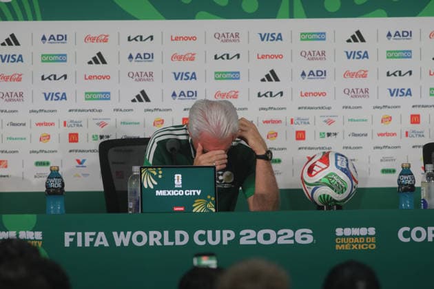Fußball, FIFA WM 2026, Nationalteam Südafrika, Pressekonferenz Mexico v South Africa press conference, PK, Pressekonferenz - 2026 FIFA World Cup, WM, Weltmeisterschaft, Fussball South Africa National Football Team Head Coach Hugo Broos speaks during a press conference ahead of the 2026 FIFA World Cup Group A match between Mexico and South Africa at the Azteca Stadium now known as Mexico City Stadium. on June 10, 2026 in Mexico City, Mexico. (Photo by Ian Robles Eyepix Group) Copyright: xIanxRobles xEyepixxGroupx EL_10062026_186314JPEG