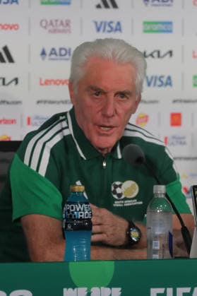 Fußball, FIFA WM 2026, Nationalteam Südafrika, Pressekonferenz June 10, 2026, Mexico City, Ciudad de Mexico, Mexico: South Africa National Football Team Head Coach Hugo Broos speaks during a press conference, PK, Pressekonferenz ahead of the 2026 FIFA World Cup, WM, Weltmeisterschaft, Fussball Group A match between Mexico and South Africa at the Azteca Stadium now known as Mexico City Stadium. on June 10, 2026 in Mexico City, Mexico. Mexico City Mexico - ZUMAe321 20260610_zsa_e321_050 Copyright: xIanxRoblesx