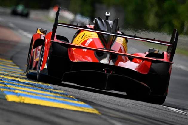 Motorsport, 24 Stunden von Le Mans, Training und Qualifikation #2 24 HEURES DU MANS PHOTOPQR OUEST FRANCE Marc OLLIVIER ; Le Mans ; 10 06 2026 ; Ferrari de dos Sur le circuit des 24h du Mans, la journée de mercredi 10 juin 2026 est consacrée aux essais libres et aux essais qualificatifs. Pour les équipes, la mise au point de leur voiture sur le tracé unique de 13,626 km se précise. 94e édition des 24 Heures du Mans ( Sarthe ). At the 24 Hours of Le Mans circuit, Wednesday, June 10, 2026, is dedicated to free practice and qualifying. For the teams, the fine-tuning of their cars on the unique 13.626 km track is taking shape. 94th edition of the 24 Hours of Le Mans (Sarthe) Le Mans France Copyright: xPHOTOPQR OUESTxFRANCE MAXPPPxMarcxOLLIVIERx 20260611OFR1031 20260611OFR1031