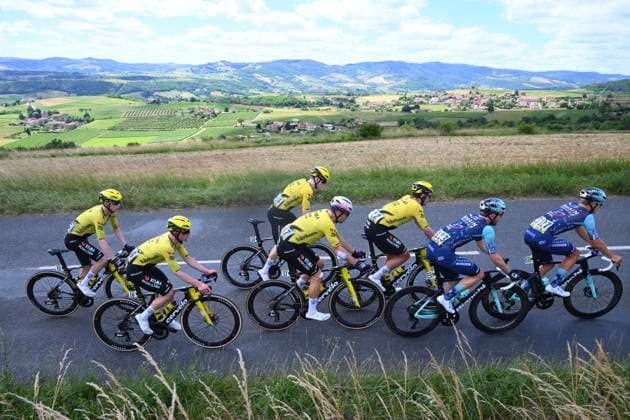 Tour Auvergne - Rhone-Alpes 2026 Stage 5 PARC DES OISEAUX - VILLARS-LES-DOMBES, FRANCE - JUNE 11 : Van Mechelen Vlad (BEL) of Bahrain - Victorious, Bauhaus Phil (GER) of Bahrain - Victorious, Affini Edoardo (ITA) of Team Visma Lease a Bike, Hagenes Per Strand (NOR) of Team Visma Lease a Bike, Van Aert Wout (BEL) of Team Visma Lease a Bike, Tulett Ben (GBR) of Team Visma Lease a Bike, Nordhagen Jorgen (NOR) of Team Visma Lease a Bike during stage 5 of the 78th edition of Tour Auvergne - Rhone-Alpes an UCI World Tour 2.UWT cycling road race stage for Men Elite of 195.8 km with start in Saint-Chamond and finish in Parc des Oiseaux - Villars-les-Dombes on June 11, 2026 in Parc des Oiseaux - Villars-les-Dombes, France, 11 06 2026 ( Motordriver Guy De Vuyst - Parc des Oiseaux - Villars-les-Dombes France Copyright: xVincentxKalutx