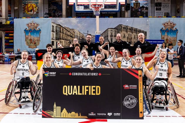 GUADALAJARA, SPAIN - JUNE 11: Team Germany poses with a ticket for the World cup after winning and qualifying for the World Cup after the 2026 IWBF Women™s Repechage match between Germany vs. Thailand at Palacio Multiusos de Guadalajara on June 11, 2026 in Guadalajara, Spain. Verena Meyer (Germany, 8), Leyla-Nur Staehler (Stähler, Stahler, Germany, 4), Marie Kier (Germany, 15), Annika Sonnleitner (Germany, 12), Roli-Ann Neubauer (Germany, 11), Svenja Erni (Germany, 5), Anne Patzwald (Germany, 7), Lena Knippelmeyer (Germany, 9), Lisa Bergenthal (Germany, 10), Lilly-Rose Sellak (Germany, 14), Catharina Weiss (Germany, 6), Svenja Mayer (Germany, 13) Josef Jaglowski (Head Coach Germany), Gesche Schuenemann (Schünemann, Schunemann, Assistant Coach Germany) Spain Copyright: xSteffiexWunderlx