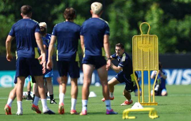 Kenny McLean of Scotland Scotland Training Session and press conference, PK, Pressekonferenz 2026 FIFA World Cup, WM, Weltmeisterschaft, Fussball Football, Atrium Health Performance Park, Charlotte, USA - 11 Jun 2026Charlotte Atrium Health Performance Park United States of America EDITORIAL USE ONLY No use with unauthorised audio, video, data, fixture lists, club league logos or live services. Online in-match use limited to 120 images, no video emulation. No use in betting, games or single club league player publications. Copyright: xMichaelxZemanek Shutterstockx 16919988g