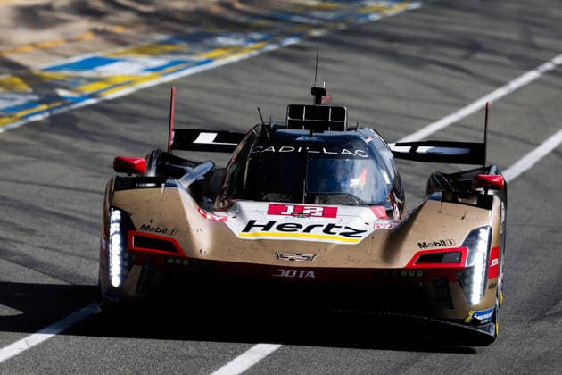 24 HEURES DU MANS 2026 - FREE PRACTICE AND QUALIFIYING SESSION 12 DELETRAZ Louis (swi), STEVENS Will (gbr), NATO Norman (fra), Cadillac Hertz Team Jota, Cadillac V-Series.R 12, Hypercar, pitstop, arrêt aux stands, during the Free Practice and Qualifying session of the 24 Hours of Le Mans 2026, 3rd round of the 2026 FIA World Endurance Championship, from June 10 to 11, 2026 on the Circuit des 24 Heures du Mans in Le Mans, France - Le MansFrance Copyright: xFREDERICxLExFLOCxHx