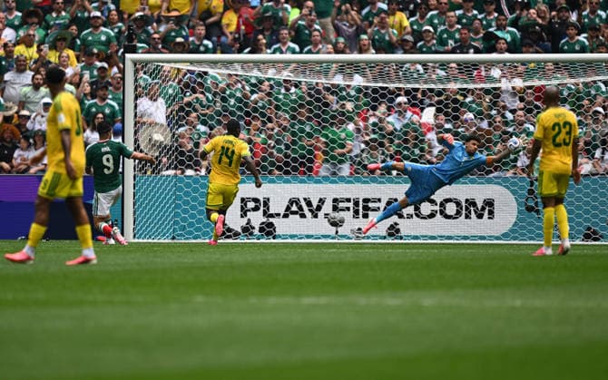 260612 -- MEXICO CITY, June 12, 2026 -- Ronwen Williams 2nd R, goalkeeper of South Africa, makes a save during the group A match between Mexico and South Africa at the 2026 FIFA World Cup, WM, Weltmeisterschaft, Fussball at Mexico City Stadium in Mexico City, Mexico, June 11, 2026. SPMEXICO-MEXICO CITY-FOOTBALL-FIFA WORLD CUP-GROUP A-MEX VS RSA WuxWei (SP)MEXICO-MEXICO CITY-FOOTBALL-FIFA WORLD CUP-GROUP A-MEX VS RSA IMAGO WuxWei imago images 0858942192