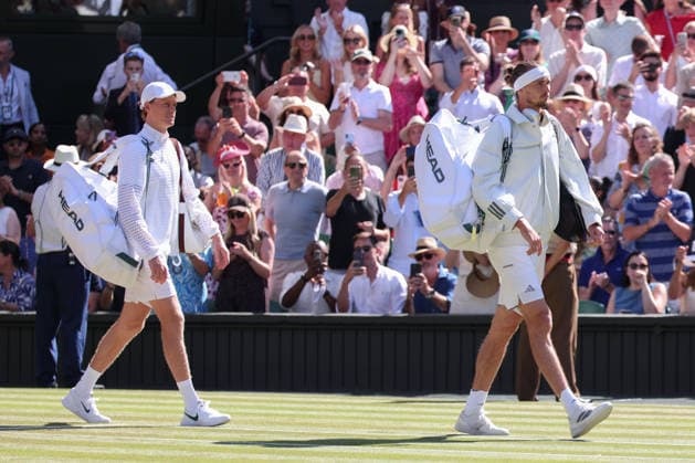 Alexander Zverev (GER) and Jannik Sinner (ITA) take the court, Center Court, Men s Singles, Final, Wimbledon 2026 Grand Slam, ITF, ATP, WTA, AELTC, London, Great Britain, July 12, 2026 Copyright: xJuergenxHasenkopfx