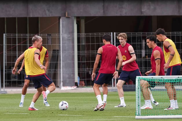 August 26, 2026, Sant Joan Despi, Barcelona, Spain: Dani Olmo and Anthony Gordon during the training day of FC Barcelona, Barca ahead the Spanish League, Laliga EA Sports, football match against Athletic Club at Ciudad Esportiva Joan Gamper on August 26, 2026 in Sant Joan Despi, Barcelona, Spain. FC Barcelona Training And press conference, PK, Pressekonferenz - LaLiga EA Sports - ZUMAa181 20260826_zaa_a181_009 Copyright: xJavierxBorregox