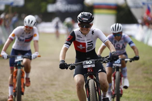 August 27, 2026, Daolasa di Commezzadura, Val di Sole Bikeland, 2026 UCI MTB World Championships Women’s U23 XCC Cross Country Short Track: Monique Halter (10, SUI) – 1st place, World Champion, and gold medal; Daolasa di Commezzadura, Val di Sole Bikeland, Trento, Italy Copyright: xJustPictures.ch FrancescoxMinghettix jp-en-FrMi-_NG_1085