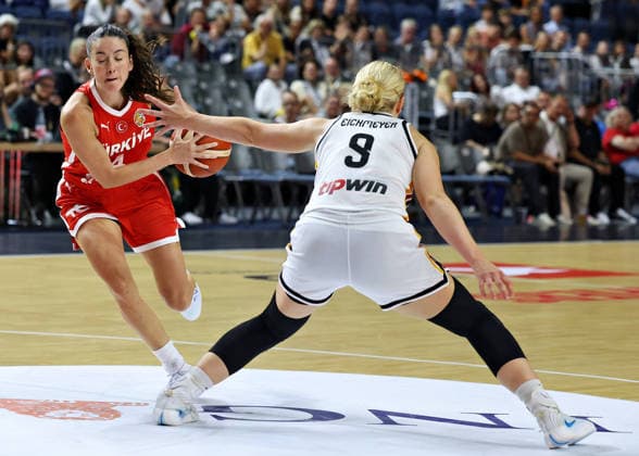 from left: Olcay Cakir, Turgut, Turkey Women s Team 04, Emma Eichmeyer, Germany Women s Team 09, Germany vs. Turkey, Basketball, DBB, Women, Friendly Match, August 27, 2026, Germany vs. Turkey, Basketball, DBB, Women, Friendly Match, August 27, 2026, Cologne Copyright: xEibner-Pressefotox xThomasxStoeckerx EP_TSR