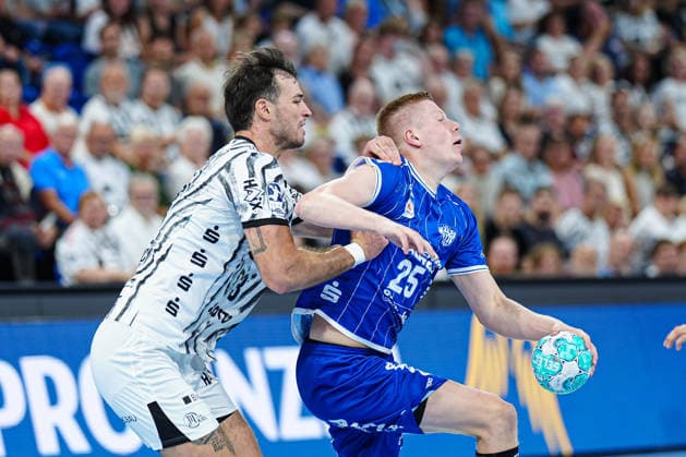 Veron Nacinovic, THW Kiel, 93; Niels Gerardus Versteijnen, TBV Lemgo Lippe, 25 (GER); THW Kiel vs. TBV Lemgo Lippe, Handball, 1st Bundesliga, Matchday 1, 2026–2027 Season, August 27, 2026, GER, THW Kiel vs. TBV Lemgo Lippe, Handball, 1st Bundesliga, Matchday 1, 2026–2027 Season, August 27, 2026, Kiel Copyright: xEibner-Pressefoto MarcelxvonxFehrnx EP_MFN