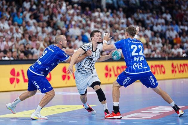 Christian O Sullivan, TBV Lemgo Lippe, 09; Elias Ellefsen, Skipagotu, THW Kiel, 71; Adam Nyfjaell, TBV Lemgo Lippe, 22 (GER); THW Kiel vs. TBV Lemgo Lippe, Handball, 1st Bundesliga, Matchday 1, 2026–2027 Season, August 27, 2026 GER, THW Kiel vs. TBV Lemgo Lippe, Handball, 1st Bundesliga, Matchday 1, 2026–2027 Season, August 27, 2026, Kiel Copyright: xEibner-Pressefoto MarcelxvonxFehrnx EP_MFN