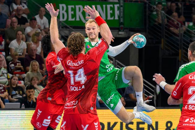 Pictured, from left, on offense: Mathias Gidsel of Fuechse Berlin, 19, GER, Berlin, handball, Fuechse Berlin vs. MT Melsungen, at the Max Schmeling Halle, August 27, 2026, Copyright: HMBxMedia UwexKoch