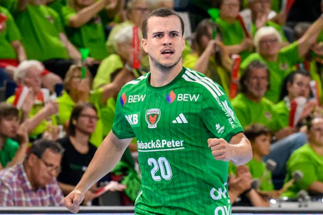 In the photo, from left: Tim Freihoefer, Fuechse Berlin, 20, goal, score, celebration, goal celebration, joy, excitement, celebrating, GER, Berlin, handball, Füchse Berlin vs. MT Melsungen, at the Max Schmeling Halle, August 27, 2026, Copyright: HMBxMedia UwexKoch
