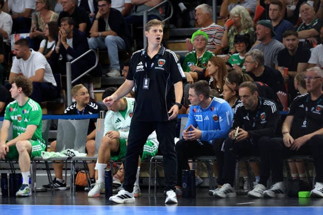 August 27, 2026, GER Germany, Handball, 1st Bundesliga, August 27, 2026, 2026–2027 season, Berlin, Fuechse Berlin vs. Melsungen Head Coach Nicolej Krickau, Fuechse Berlin, Fuechse Berlin bench, Max Schmeling Halle, Berlin, Germany Copyright: xNordphotox xEnglerx