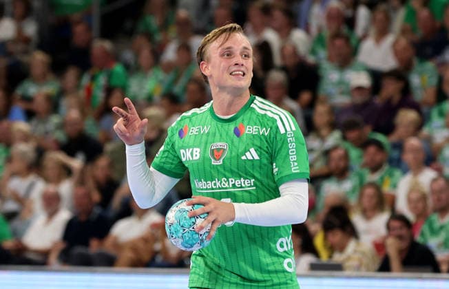 Tobias Schjoelberg Groendahl on the ball, action, upper body, sports, handball, HBL Bundesliga Men s Division 1, Match Day, 2026–2027 season, August 27, 2026, Füchse Berlin vs. MT Melsungen