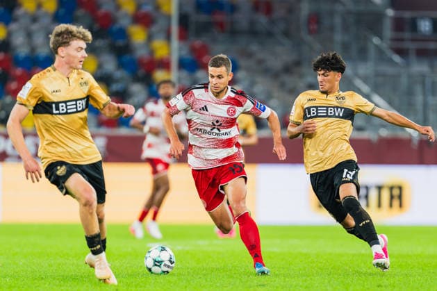 Yanik Spalt (VFB Stuttgart II), 08, Tim Oberdorf (Fortuna Düsseldorf), 15, in a tackle with Ertugrul Yigit (VFB Stuttgart II), 19; Fortuna Düsseldorf vs. VFB Stuttgart II, Soccer, 3rd Division, Matchday 03, 2026–27 Season, August 28, 2026, DFL regulations prohibit any use of photographs as image sequences and or quasi-video. Fortuna Düsseldorf vs. VFB Stuttgart II, soccer, 3. Liga, Matchday 3, 2026–27 season, August 28, 2026, Düsseldorf Copyright: xEibner-Pressefoto LukasxBaldygax EP_LBA