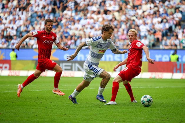 August 29, 2026, GER, Soccer, Men s, 3rd Division, 2026–2027 Season, MSV Duisburg vs. FC Würzburger Kickers, Niklas Jessen (Duisburg) and Luke Hemmerich (Würzburg) battling for the ball, Duisburg Schauinsland Arena, North Rhine-Westphalia, Germany Copyright: xAdrianxSchlüterx