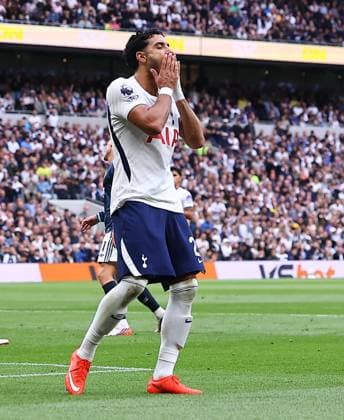 Omar Marmoush of Tottenham Hotspur rues chance for goal Tottenham Hotspur v Newcastle United, Premier League Football, Football, Tottenham Hotspur Stadium, London, UK - 29 Aug 2026London Tottenham Hotspur Stadium United Kingdom EDITORIAL USE ONLY No use with unauthorised audio, video, data, fixture lists, club league logos or live services. Online in-match use limited to 120 images, no video emulation. No use in betting, games or single club league player publications. Copyright: xMichaelxZemanek Shutterstockx 17119028n