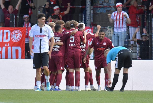 August 29, 2026, GER, Soccer, 3rd Division, 2026–2027 Season, Matchday 3, Sportclub Arena, Verl SC Verl vs. Fortuna Köln 1–2 Felix Vogler SC Verl is disappointed after the 0–2 loss, Action, Single frame, Horizontal, Facial expressions, Gestures, Disappointed, Disappointment
