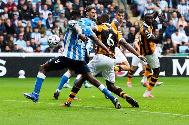 Taiwo Awoniyi of Coventry City has a chance to score in the first half but it is saved by Konstantinos Tzolakis of Hull City (GK) Coventry City v Hull City, Premier League Football, Football, Coventry Building Society Arena, Coventry, UK - 29 Aug 2026Coventry Coventry Building Society Arena United Kingdom EDITORIAL USE ONLY No use with unauthorised audio, video, data, fixture lists, club league logos or live services. Online in-match use limited to 120 images, no video emulation. No use in betting, games or single club league player publications. Copyright: xAndrewxFosker Shutterstockx 17119018gx