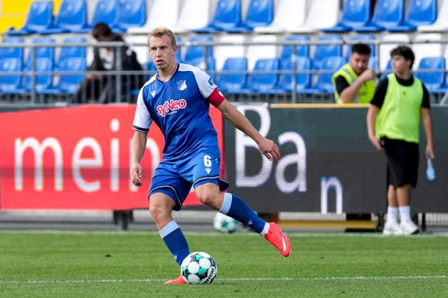 Valentin Lässig TSG II, 6, on the ball, isolated figure, full-body shot, single frame, single photo, action, 29 08 2026, Sinsheim, Germany, soccer, 3rd Division, TSG 1899 Hoffenheim II vs. SSV Jahn Regensburg, DFB and DFL regulations prohibit any use of photographs as image sequences and or quasi-video xozx