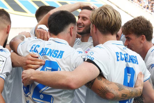 1 FC Saarbrücken vs. FC Hansa Rostock, Saarbrücken, August 30, 2026, Soccer, 3rd Division, 1 FC Saarbrücken vs. FC Hansa Rostock, FC Hansa Rostock celebrates after the 1-3 win over Saarbrücken, Ludwigsparkstadion, Saarland, Germany