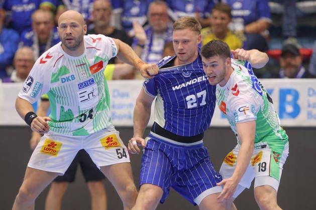 August 30, 2026, xtgx, Opel HBL Handball, VfL Gummersbach vs. SC Magdeburg, emspor, from left: Oscar Bergendahl (Magdeburg), 54; Kristjan Horzen (Gummersbach), 27; Elvar Orn Jonsson (Magdeburg), 19; tackle, duel, battle, Gummersbach