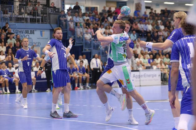 August 30, 2026, xtgx, Opel HBL Handball, VfL Gummersbach vs. SC Magdeburg emspor, from left: Gisli, Thorgeir, Kristjansson (Magdeburg), 10 takes a shot, goal scorer, scores a goal, Gummersbach