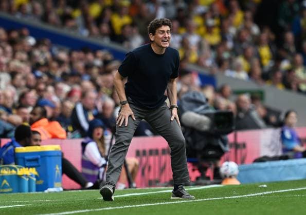 Keith Andrews manager of Brentford on the touchline Leeds United v Brentford, Premier League Football, Football, Elland Road, Leeds, UK - 30 Aug 2026Leeds Elland Road United Kingdom EDITORIAL USE ONLY No use with unauthorised audio, video, data, fixture lists, club league logos or live services. Online in-match use limited to 120 images, no video emulation. No use in betting, games or single club league player publications. Copyright: xAnnaxGowthorpe Shutterstockx 17119080ag