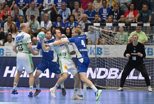 Ellidi Vidarsson (VfL Gummersbach), 4 vs. Felix Claar (SC Magdeburg), 7 GER, VfL Gummersbach vs. SC Magdeburg, 1 Handball, Opel Bundesliga, VfL Gummersbach, 1st Division, 2026–2027 Season, Matchday 1, Schwalbe Arena, Gummersbach, August 30, 2026 GER, VfL Gummersbach vs. SC Magdeburg, Handball, Opel Bundesliga, VfL Gummersbach, 1st Division, 2026–2027 season, Matchday 1, Schwalbe Arena, Gummersbach, August 30, 2026, Gummersbach Copyright: xEibner-Pressefoto JuergenxAugstx EP_JAT