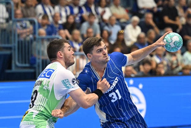 Kay Smits (VfL Gummersbach), 31, vs. Gisli Thorgeir Kristjansson (SC Magdeburg), 10, GER, VfL Gummersbach vs. SC Magdeburg, Handball, Opel Bundesliga, VfL Gummersbach, 1st Division, 2026–2027 season, Matchday 1, Schwalbe Arena, Gummersbach, August 30, 2026, GER, VfL Gummersbach vs. SC Magdeburg, Handball, Opel Bundesliga, VfL Gummersbach, 1st Division, 2026–2027 season, Matchday 1, Schwalbe Arena, Gummersbach, August 30, 2026, Gummersbach Copyright: xEibner-Pressefoto JuergenxAugstx EP_JAT