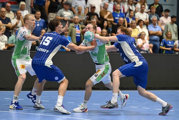 Miro Schluroff (VfL Gummersbach), 15, and Tom Kiesler (VfL Gummersbach), 30, vs. Omar Ingi Magnusson (SC Magdeburg), 14 (GER), VfL Gummersbach vs. SC Magdeburg, Handball, Opel Bundesliga, VfL Gummersbach, 1st Division, 2026–2027 season, Matchday 1, Schwalbe Arena, Gummersbach, August 30, 2026, GER, VfL Gummersbach vs. SC Magdeburg, Handball, Opel Bundesliga, VfL Gummersbach, 1st League, 2026–2027 season, Matchday 1, Schwalbe Arena, Gummersbach, August 30, 2026, Gummersbach Copyright: xEibner-Pressefoto JuergenxAugstx EP_JAT