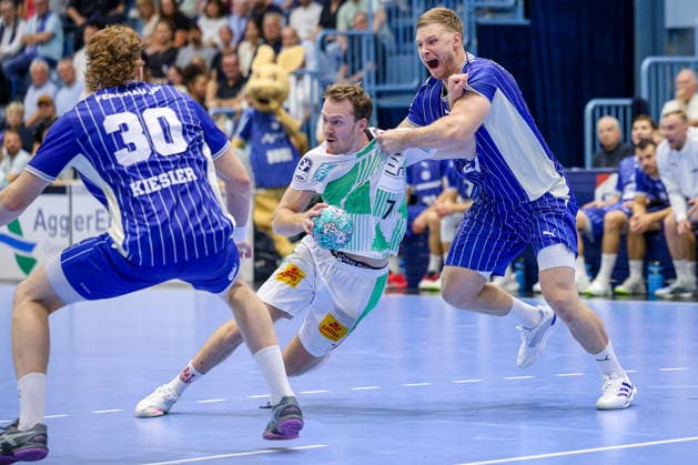 August 30, 2026, xsefx, Handball, 1st Bundesliga, VfL Gummersbach vs. SC Magdeburg, 2026–2027 Men’s Season, Schwalbe Arena: Felix Claar of SC Magdeburg 07 in a duel with Kristjan Horzen of VfL Gummersbach, 27, North Rhine-Westphalia, Germany