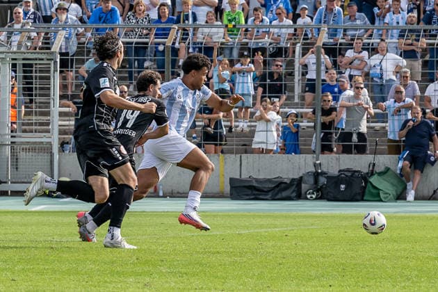 Arian Ortivero Calderon (TSV 1860 Munich), 12, vs. Maximilian Holdenrieder (TSV 1882 Landsberg), 14, and David Bauer (TSV 1882 Landsberg), 29, GER, TSV 1860 Munich vs. TSV Landsberg 1882, Soccer, Bavarian Regional League, Matchday 6, 2026–2027 Season, August 30, 2026 DFL and DFB regulations prohibit any use of photographs as image sequences and or quasi-video. Photo: HMB Media, Heike Feiner Copyright: HMBxMedia HeikexFeiner