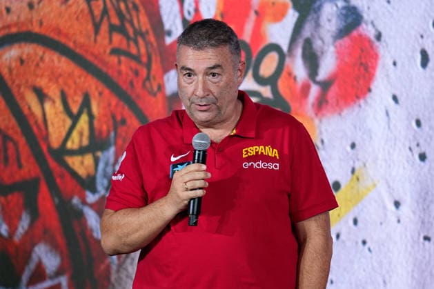 August 31, 2026, Madrid, Madrid, Spain: Miguel Mendez, head coach of Spain, attends during the farewell ceremony for the Spanish women s national basketball team ahead of the 2026 FIBA Women s Basketball World Cup in Berlin, at Endesa Headquarters on August 31, 2026, in Madrid, Spain. Farewell Ceremony Spanish Women s National Basketball Team - FIBA World Cup 2026 - ZUMAa181 20260831_zaa_a181_025 Copyright: xDennisxAgyemanx