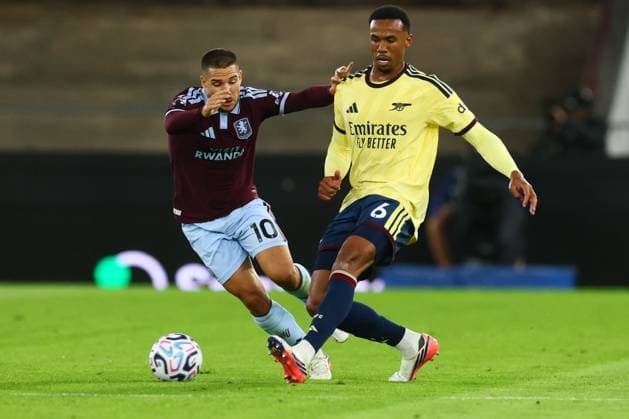 Emi Buendia of Aston Villa and Gabriel of Arsenal Aston Villa v Arsenal, Premier League Football, Football, Villa Park, Birmingham, UK - 31 Aug 2026Birmingham Villa Park United Kingdom EDITORIAL USE ONLY No use with unauthorised audio, video, data, fixture lists, club league logos or live services. Online in-match use limited to 120 images, no video emulation. No use in betting, games or single club league player publications. Copyright: xPaulxCurrie Shutterstockx 17126356t
