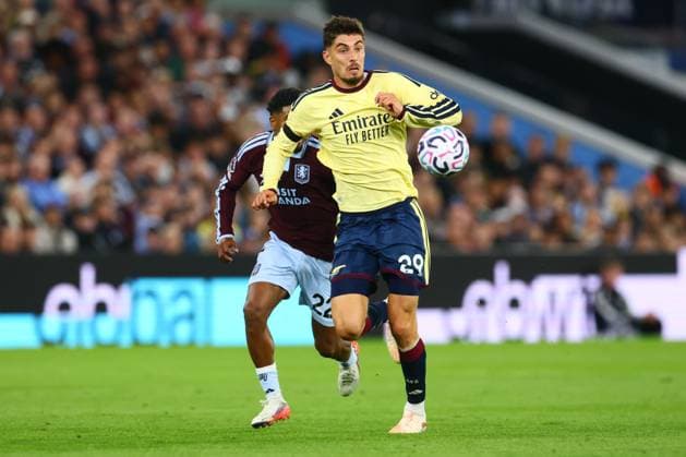 Kai Havertz of Arsenal and Ian Maatsen of Aston Villa Aston Villa v Arsenal, Premier League Football, Football, Villa Park, Birmingham, UK - 31 Aug 2026Birmingham Villa Park United Kingdom EDITORIAL USE ONLY No use with unauthorised audio, video, data, fixture lists, club league logos or live services. Online in-match use limited to 120 images, no video emulation. No use in betting, games or single club league player publications. Copyright: xPaulxCurrie Shutterstockx 17126356q
