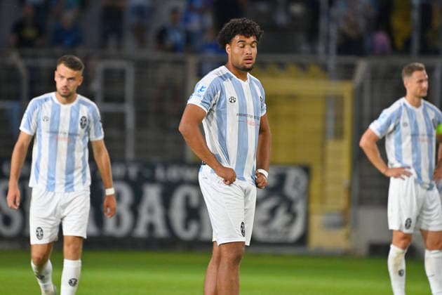 Arian Ortivero CALDERON, TSV 1860 Munich, after conceding a goal: disappointment, frustration, let down, frustrated, dejected; Hi, Raphael WACH, TSV 1860 Munich, Dennis DRESSEL, 1860 Munich, in action; Bavarian State Cup, Toto Cup, TSV 1860 Munich vs. TSV Buchbach on September 1, 2026, at GRUENWALDER STADION