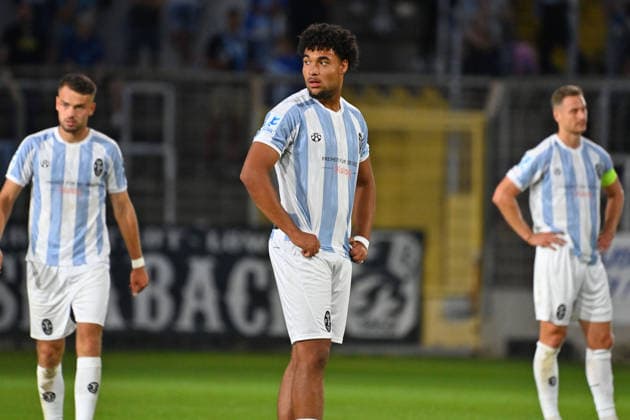 Arian Ortivero CALDERON, TSV 1860 Munich, after conceding a goal: disappointment, frustration, let down, frustrated, dejected; hi Raphael WACH, TSV 1860 Munich, Dennis DRESSEL, 1860 Munich, in action; Bavarian State Cup, Toto Cup: TSV 1860 Munich vs. TSV Buchbach on September 1, 2026, at Grünwalder Stadium
